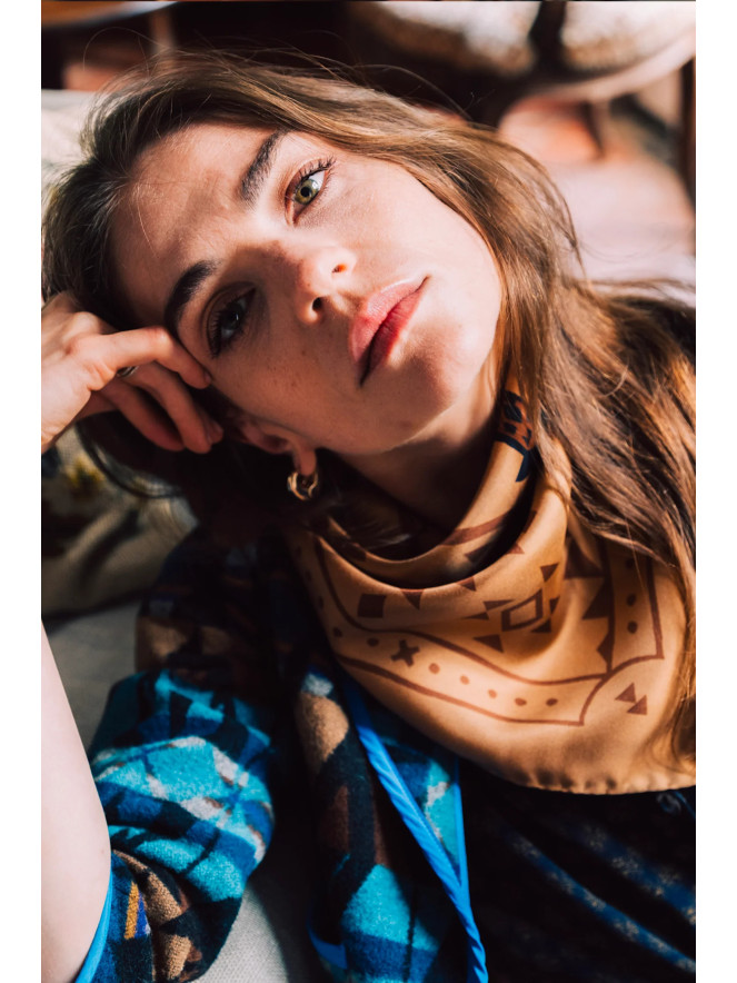 Foulard carré soie ANTAN THE TWIN GIRAFFES 70