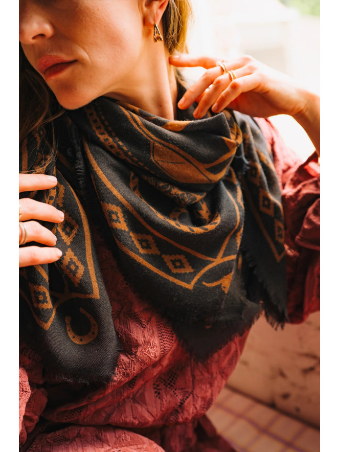 Foulard carré laine ANTAN RODEO MOTEL BLACK 100