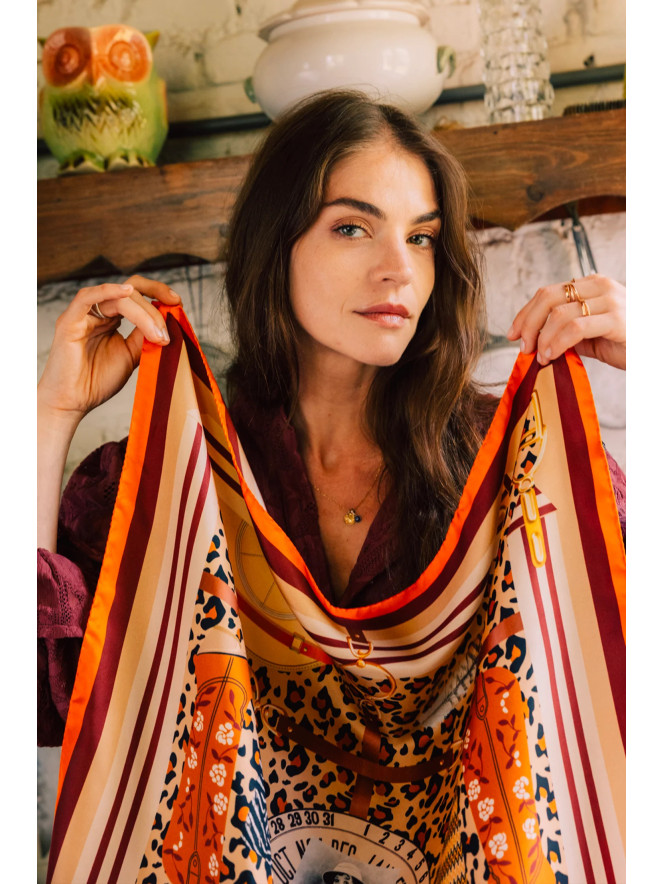 Foulard carré soie ANTAN THE SAFARI GIRL GEAR 70