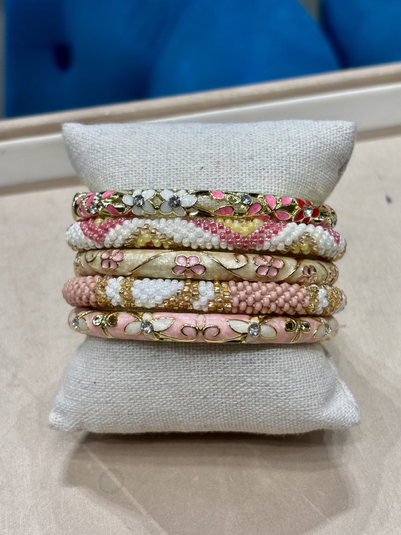 Composition de 5 bracelets Népalais et Thaïlandais ROSE DORÉ