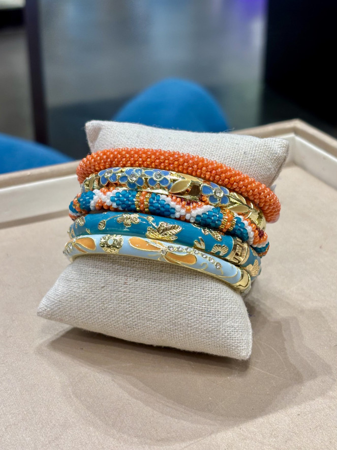 Composition de 5 bracelets Népalais et Thaïlandais BLEU ORANGE