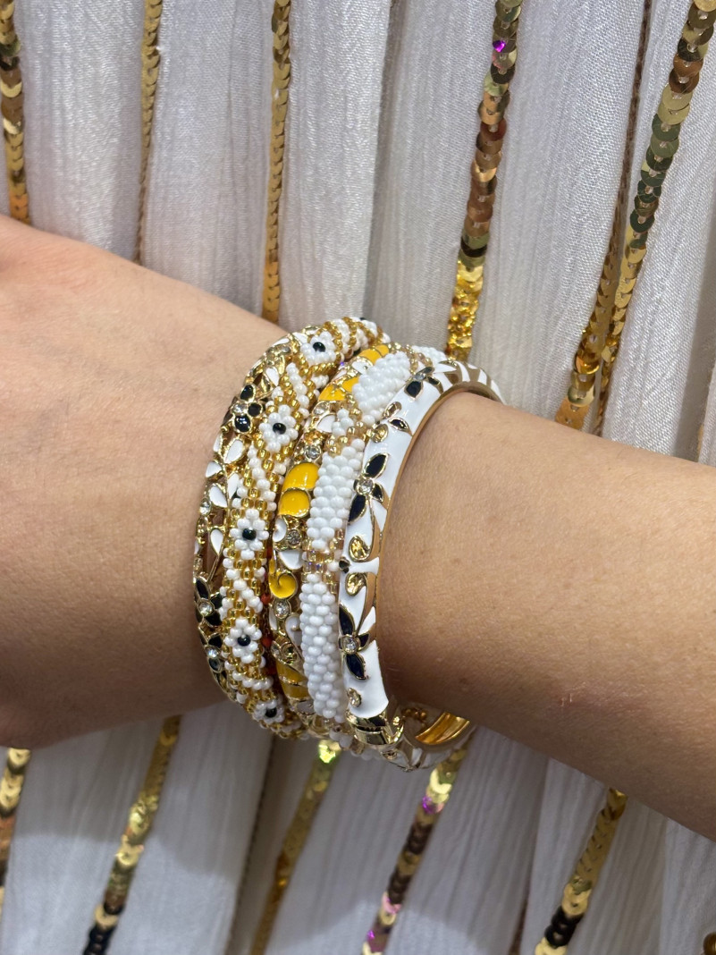 Composition de 5 bracelets Népalais et Thaïlandais BLANC JAUNE