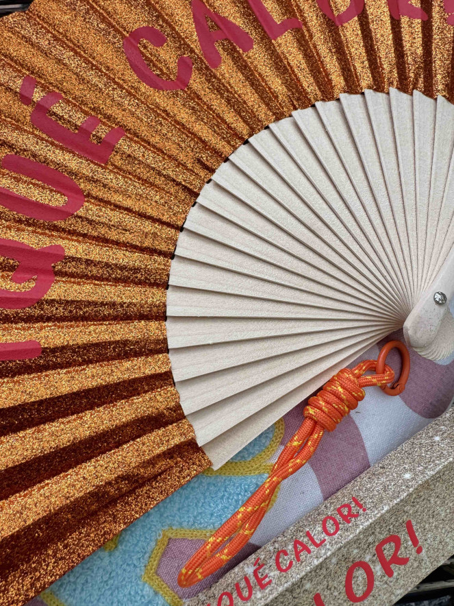 Éventail QUÉ CALOR!