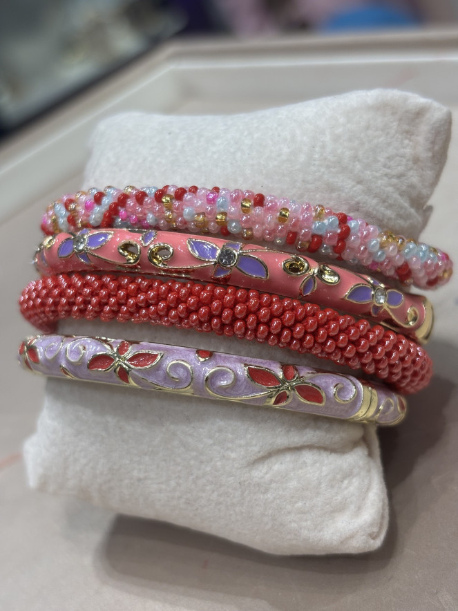 Composition de 4 bracelets Népalais et Thaïlandais ROSE VIOLET