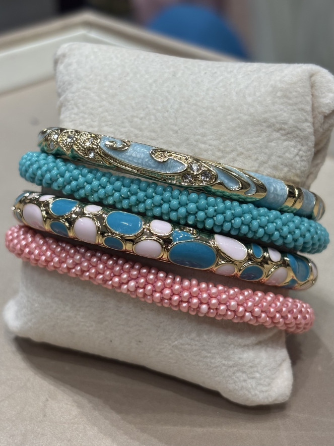 Composition de 4 bracelets Népalais et Thaïlandais ROSE TURQUOISE