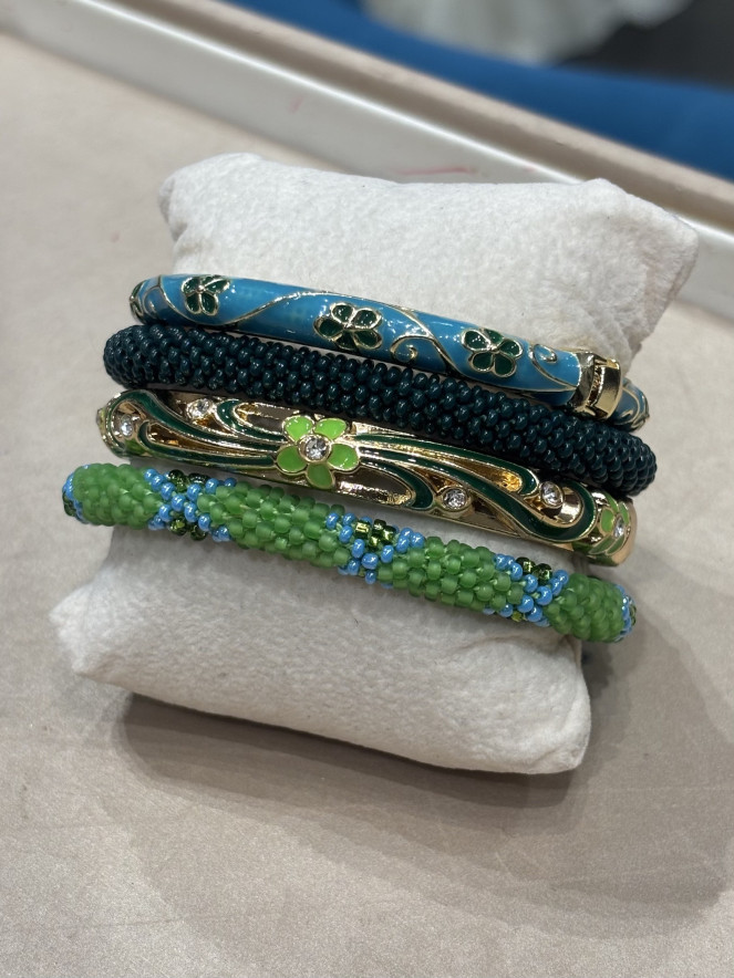 Composition de 4 bracelets Népalais et Thaïlandais VERT TURQUOISE