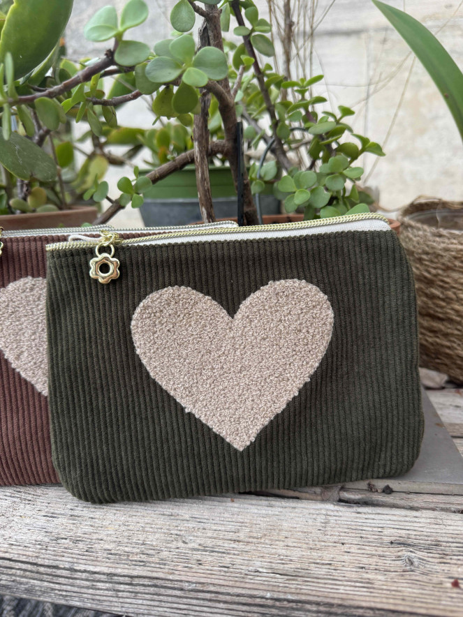 Pochette VELOURS COEUR kaki