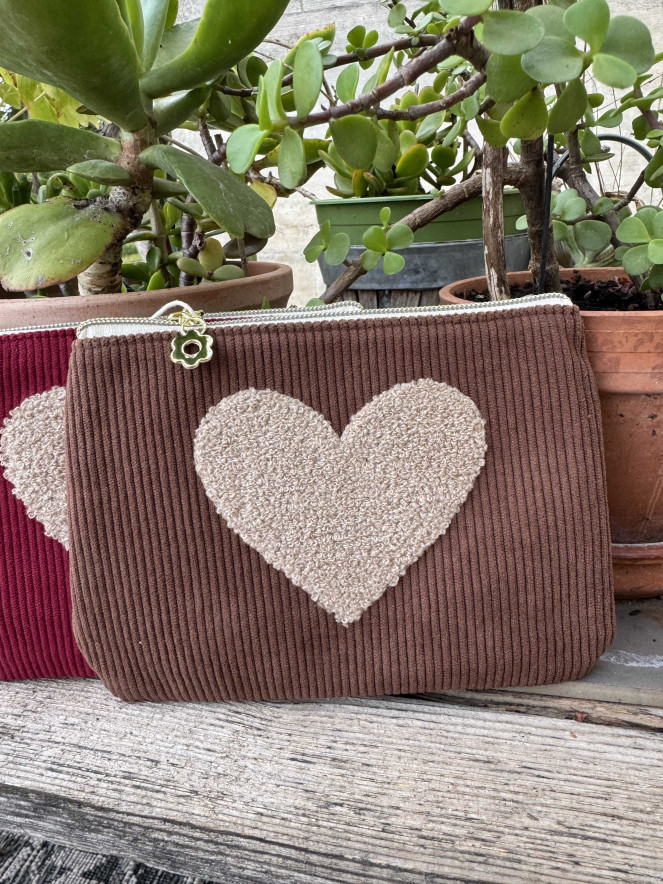 Pochette VELOURS COEUR marron