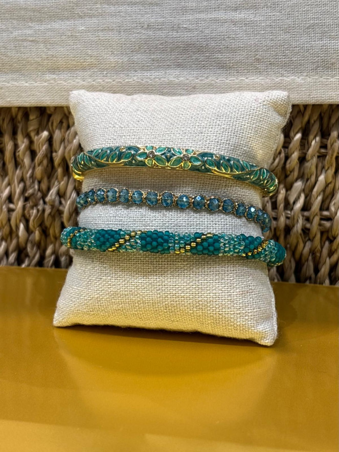 Composition de 3 bracelets Népalais et Thaïlandais bleu canard