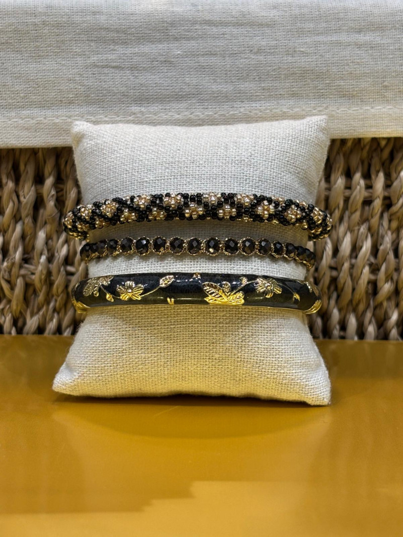 Composition de 3 bracelets Népalais et Thaïlandais black