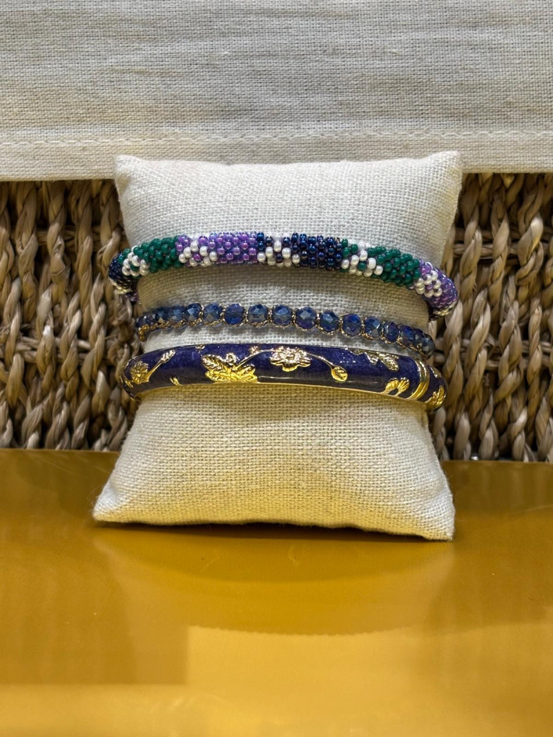 Composition de 3 bracelets Népalais et Thaïlandais bleu nuit vert