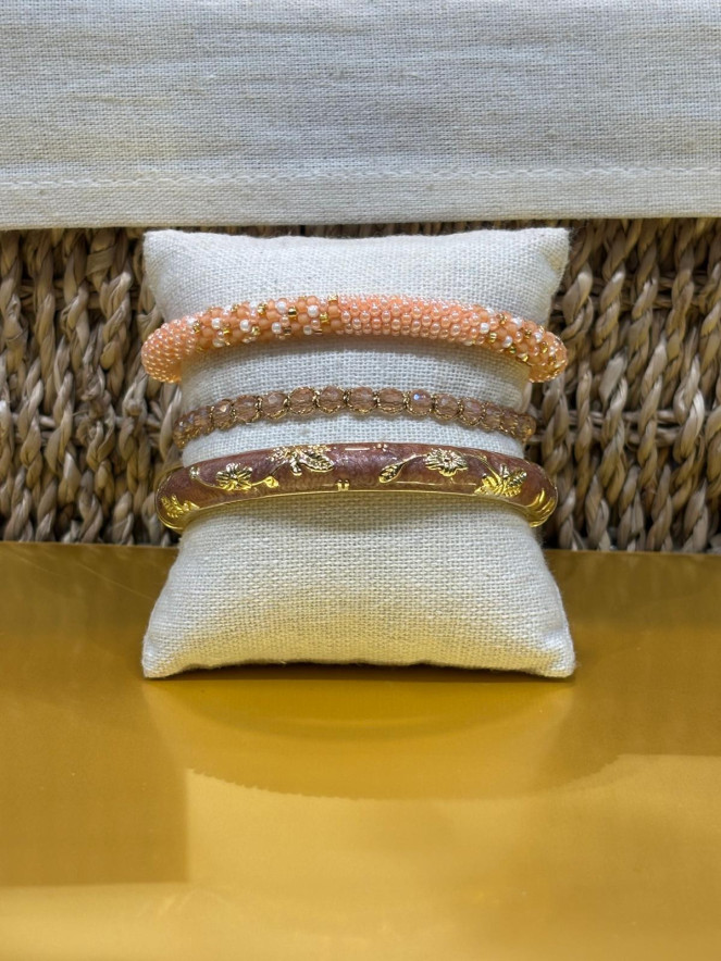 Composition de 3 bracelets Népalais et Thaïlandais noisette