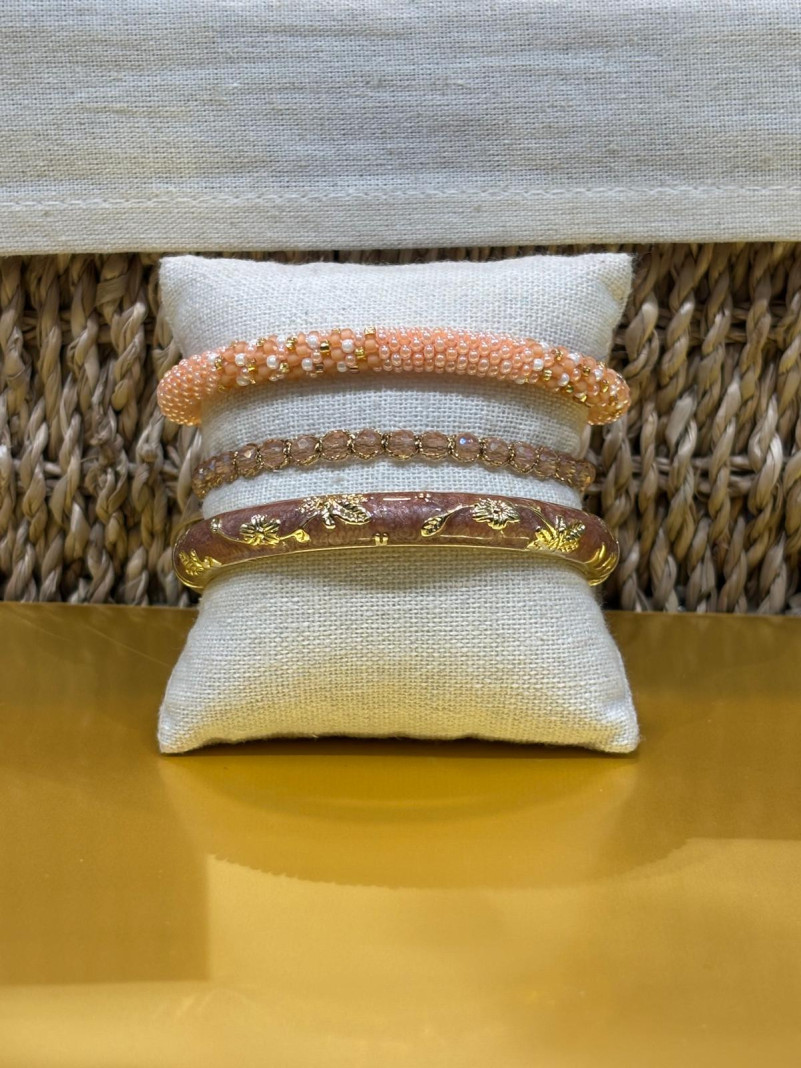 Composition de 3 bracelets Népalais et Thaïlandais noisette
