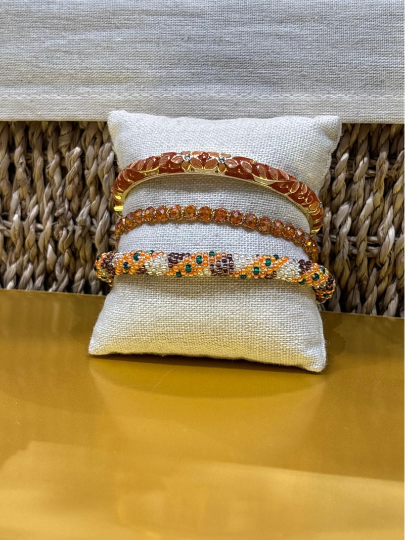Composition de 3 bracelets Népalais et Thaïlandais orange